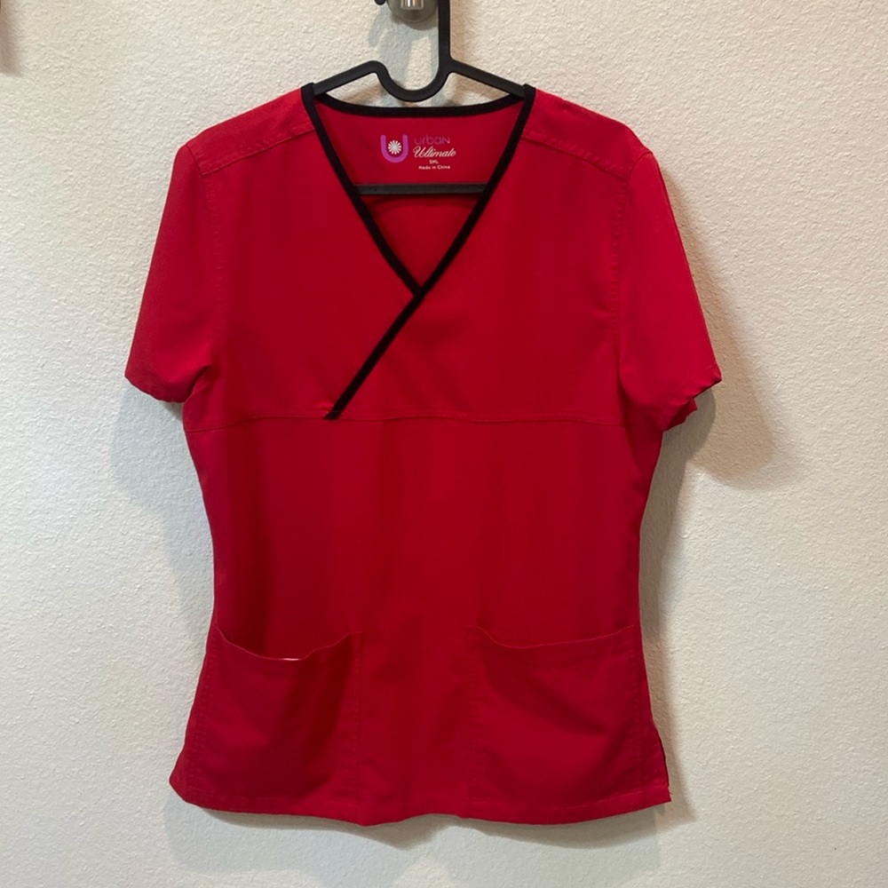 Scrub top size small. Red!